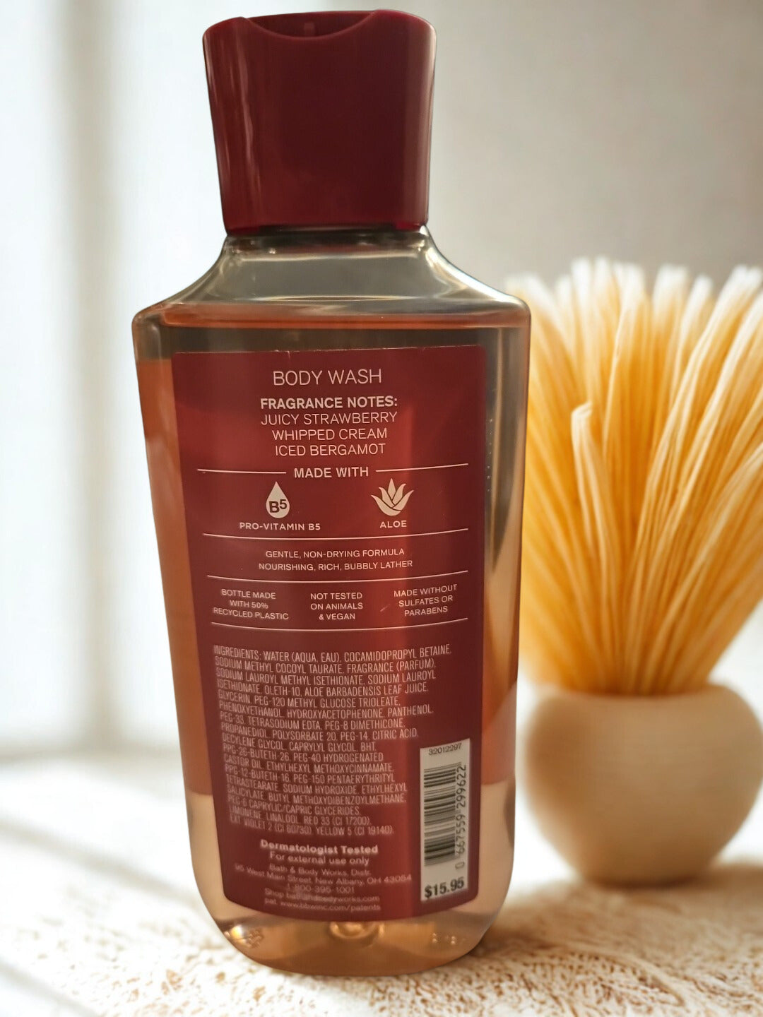 Bath & Body Strawberry Snowflakes Body Wash - 10 fl.oz.  - Amazing Strawberry Scent