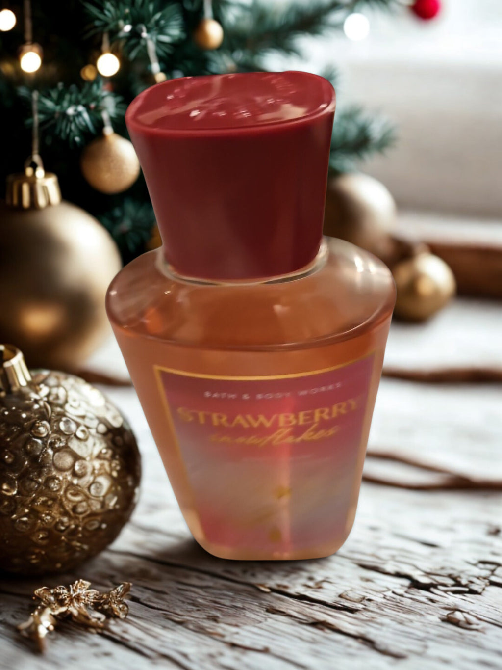 Bath & Body Strawberry Snowflakes Body Wash - 10 fl.oz.  - Amazing Strawberry Scent