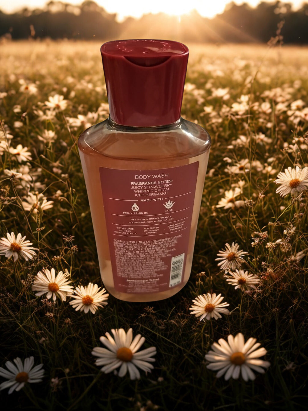 Bath & Body Strawberry Snowflakes Body Wash - 10 fl.oz.  - Amazing Strawberry Scent