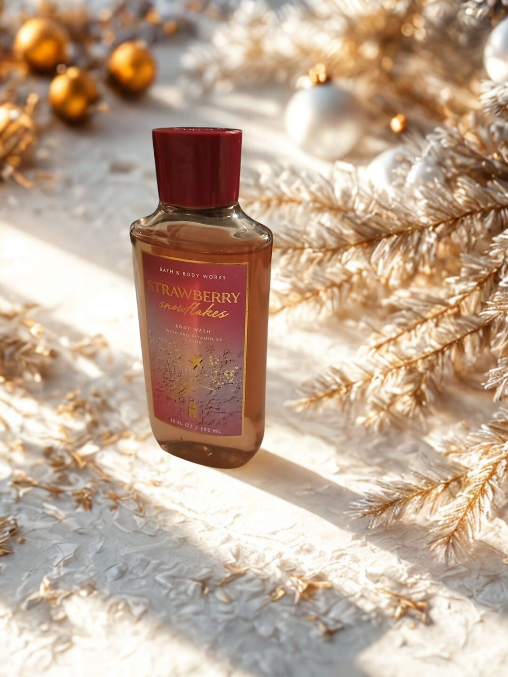 Bath & Body Strawberry Snowflakes Body Wash - 10 fl.oz.  - Amazing Strawberry Scent