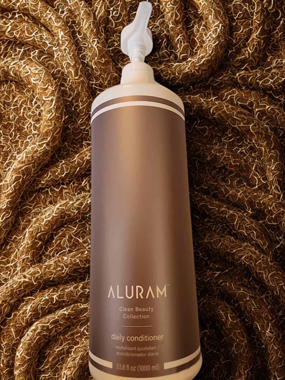 Alurum Daily Conditioner bottle with pump dispenser