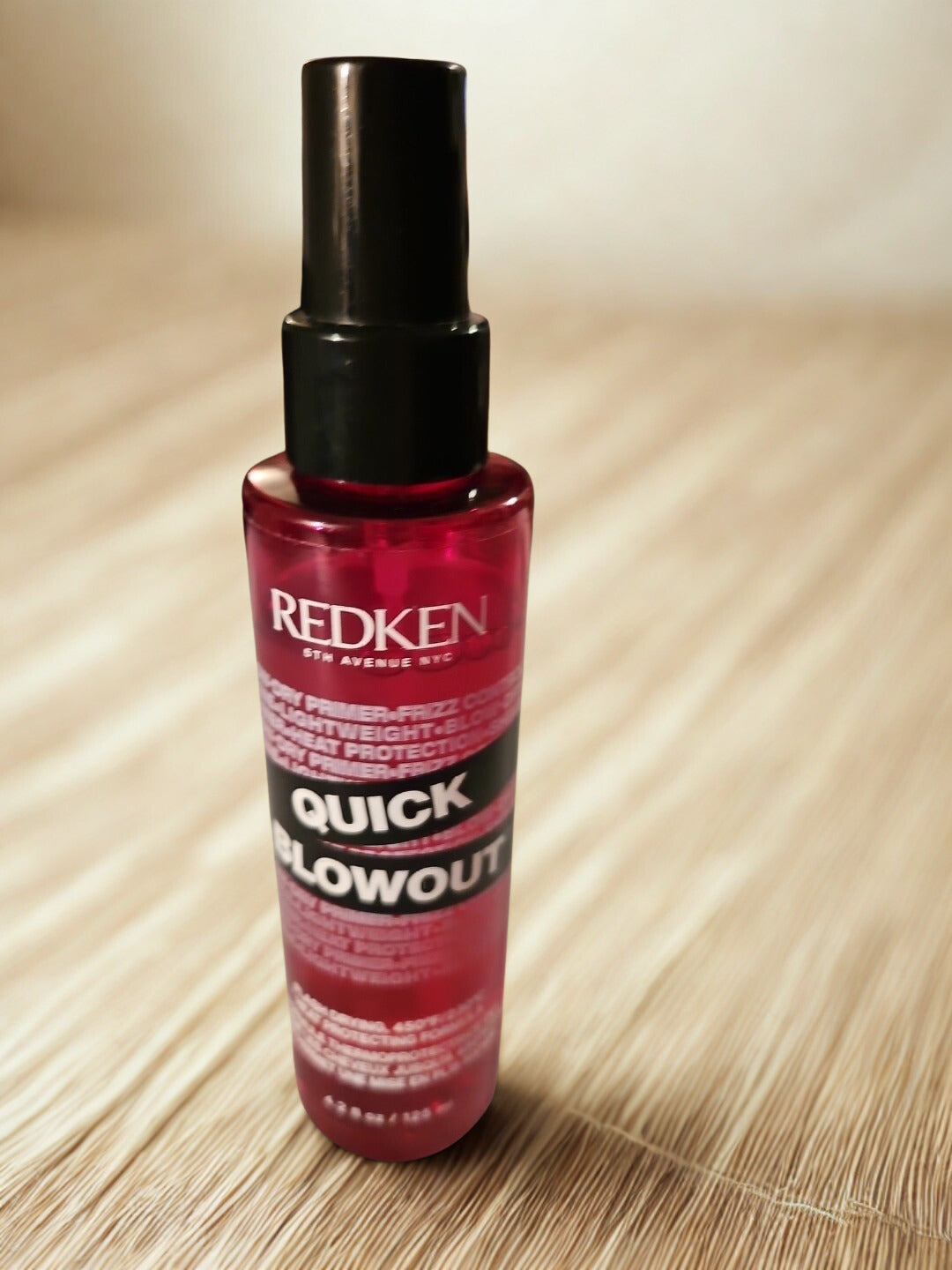 Redken Quick Blow Out Flash Drying, 450°F/230°C Heat Protecting Spray 4.2 fl. oz.