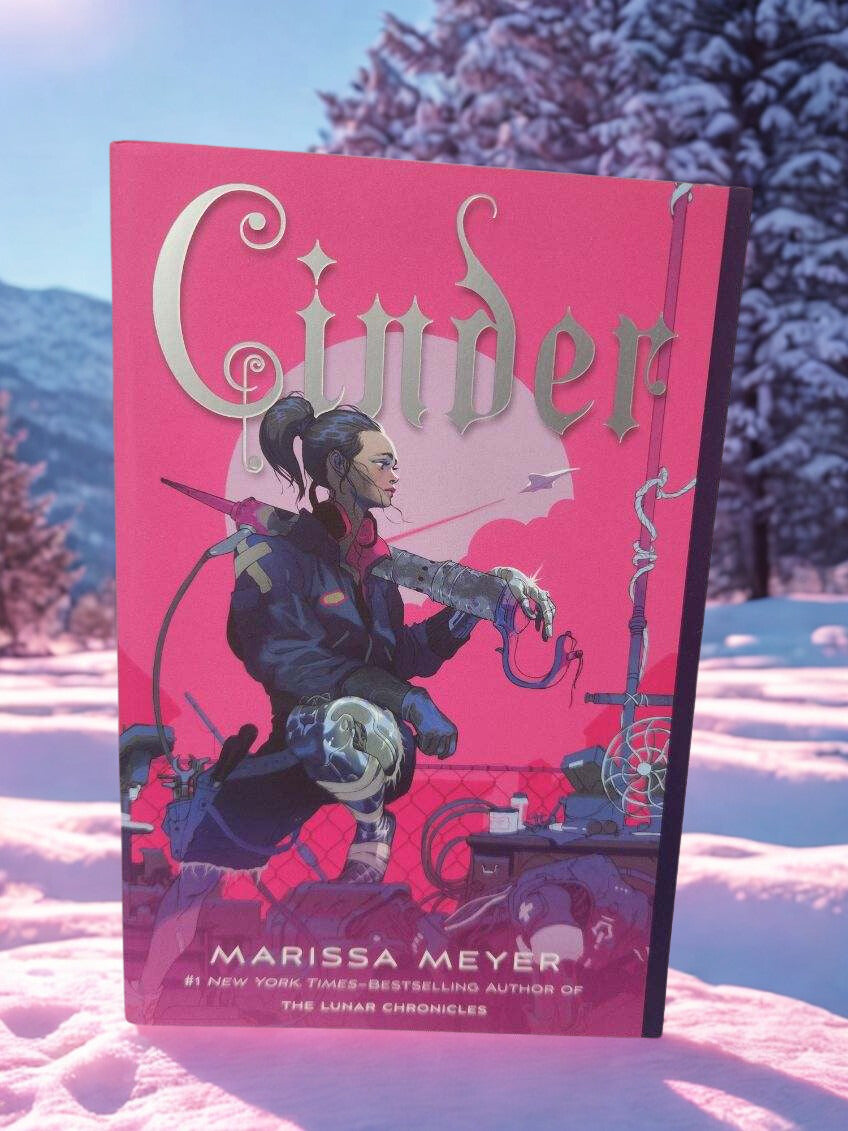 Cinder The Lunar Chronicles by Marissa Meyer - New