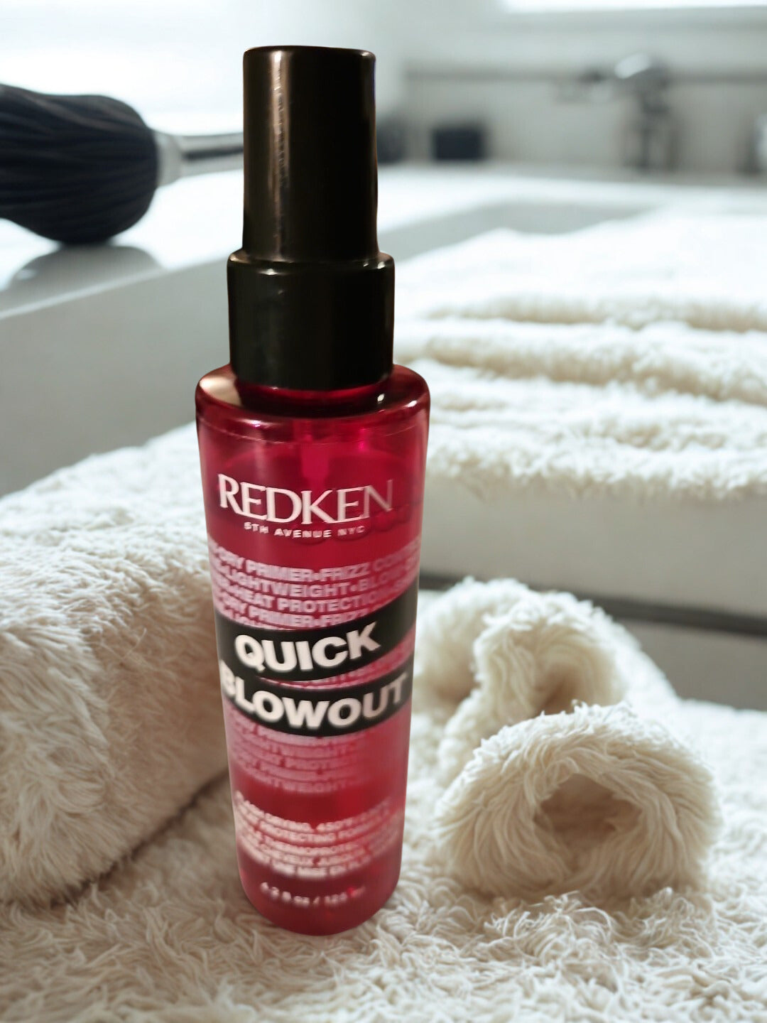 Redken Quick Blow Out Flash Drying, 450°F/230°C Heat Protecting Spray 4.2 fl. oz.