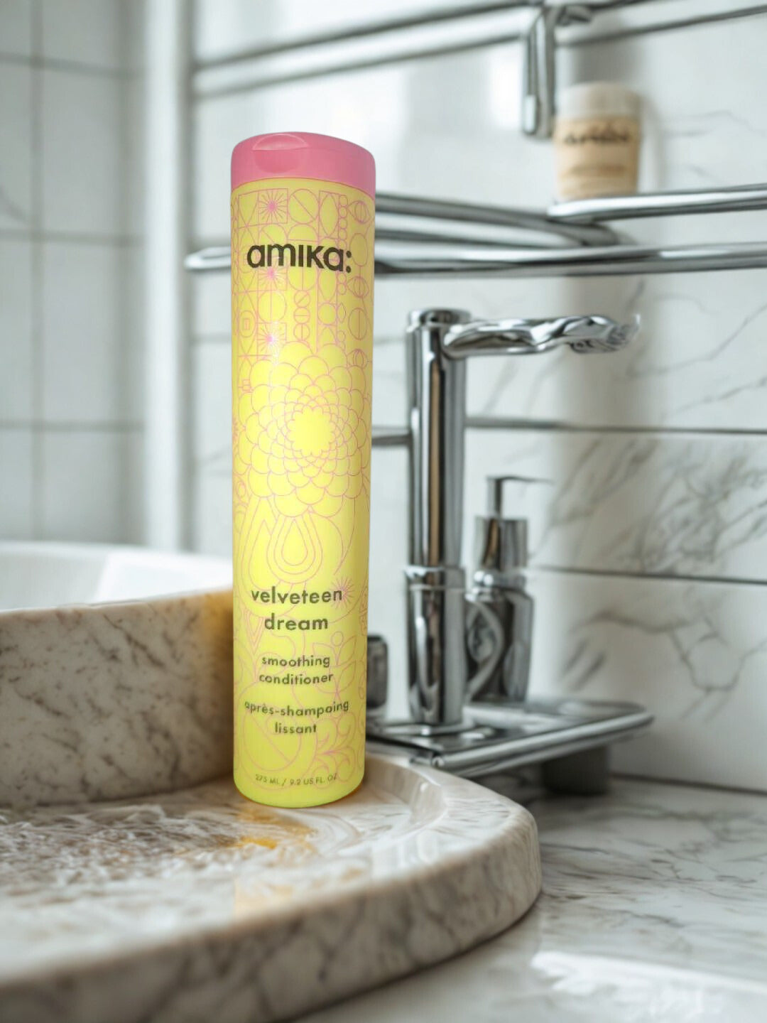 Amika Velveteen Dream Smoothing Conditioner - size 9.2 oz