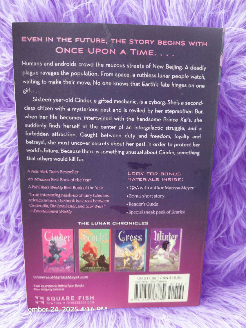 Cinder The Lunar Chronicles by Marissa Meyer - New