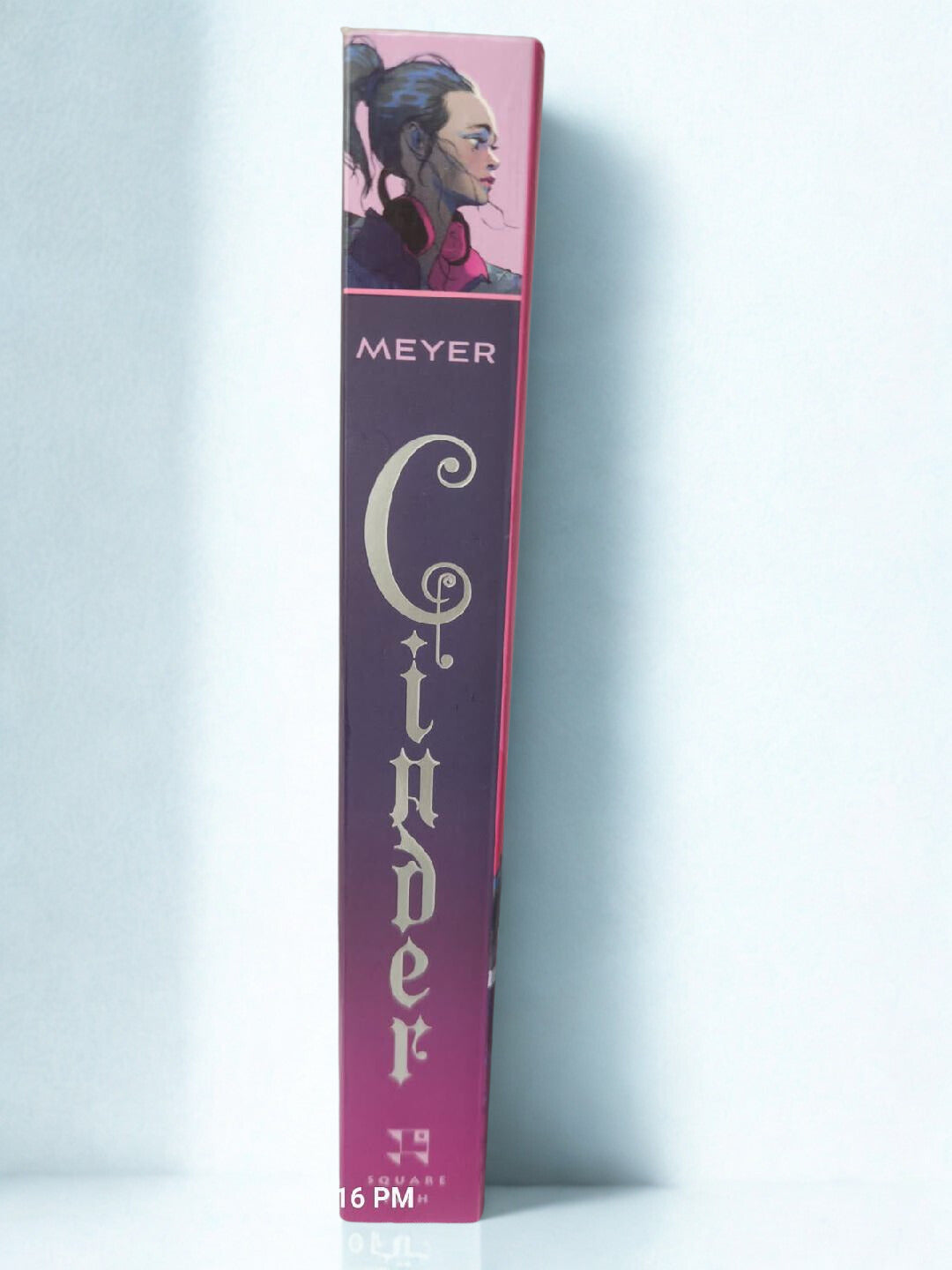 Cinder The Lunar Chronicles by Marissa Meyer - New