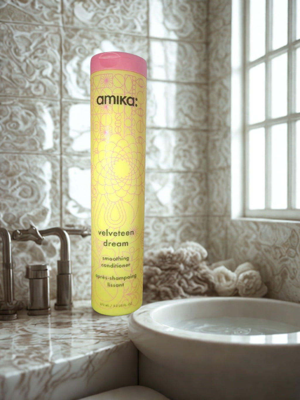 Amika Velveteen Dream Smoothing Conditioner - size 9.2 oz