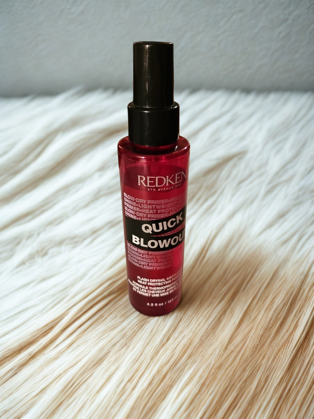 Redken Quick Blow Out Flash Drying, 450°F/230°C Heat Protecting Spray 4.2 fl. oz.