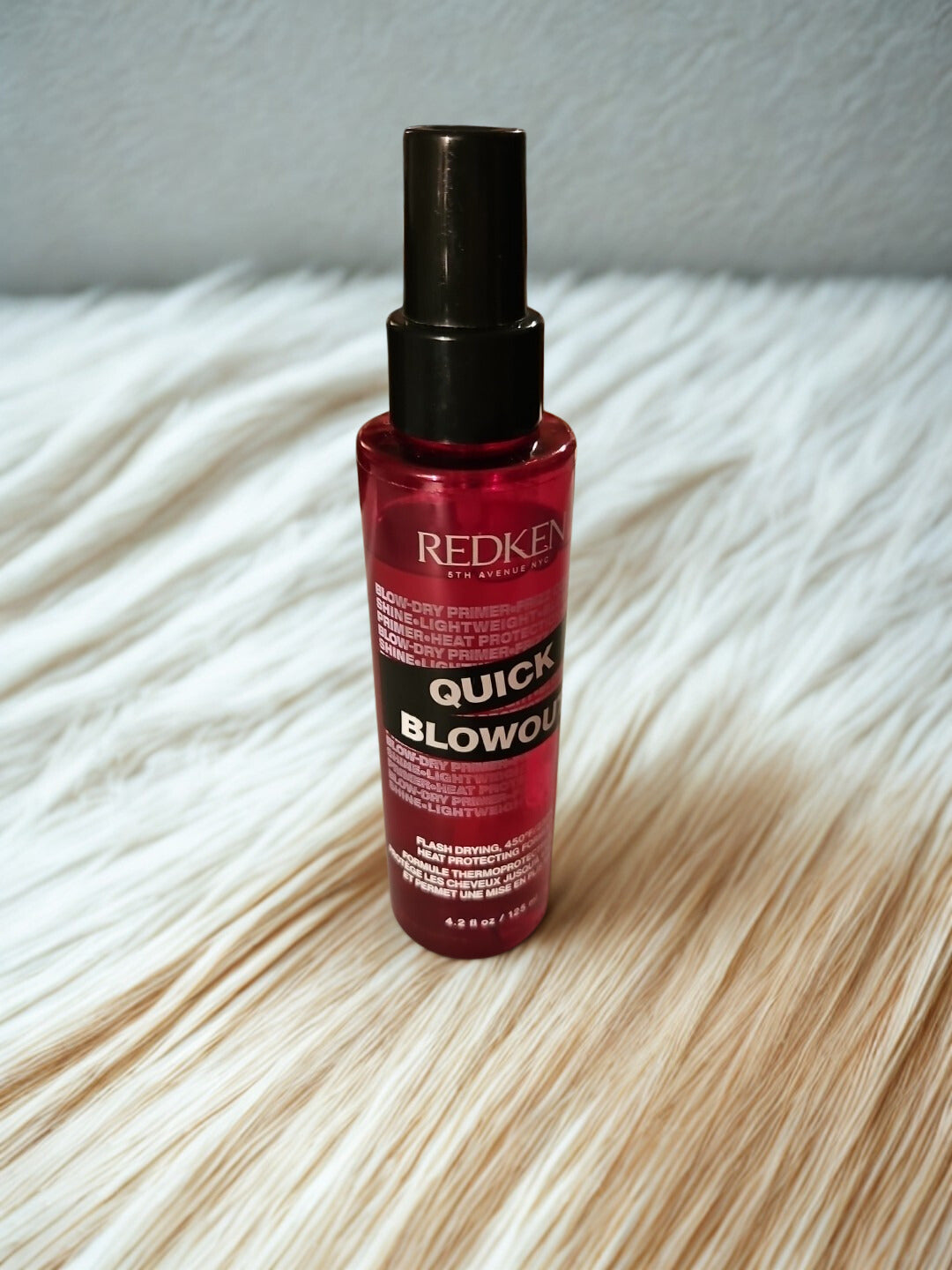 Redken Quick Blow Out Flash Drying, 450°F/230°C Heat Protecting Spray 4.2 fl. oz.